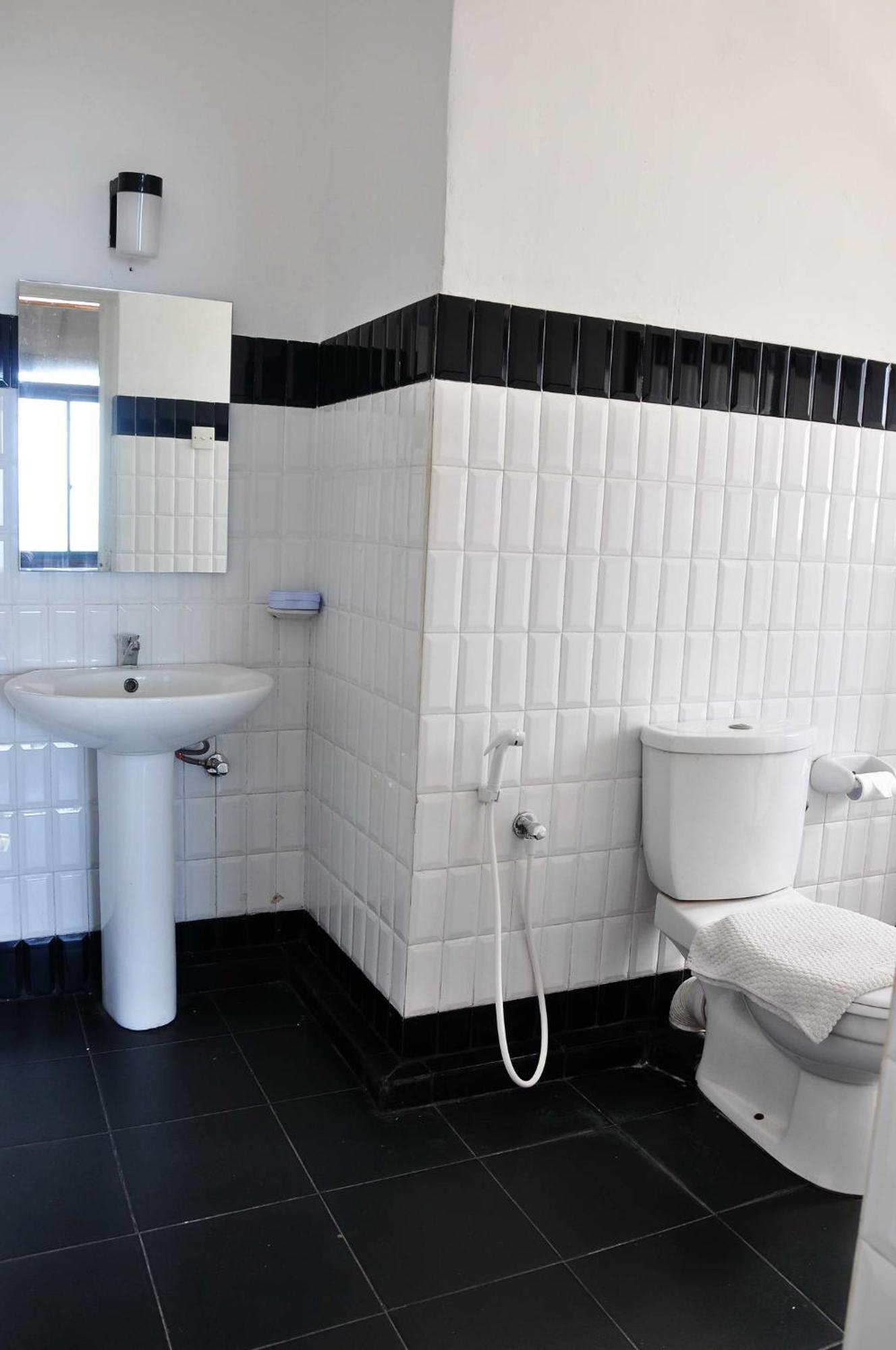 Sea View Hotel Коломбо Экстерьер фото